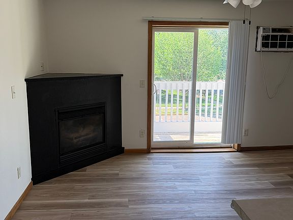 5th image of 1519 1/2 Wilson St #B