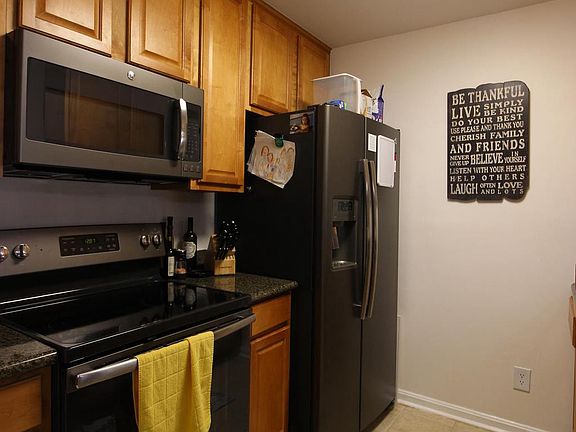3rd image of 3176 Summit Square Dr APT C5