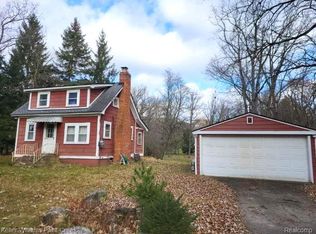 3941 S Ellamae Rd, Oakland, MI 48363