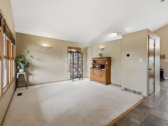 4th image of 1016 Blue Spruce Dr
