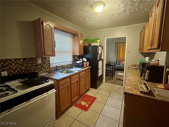 4th image of 4395 E 141st St