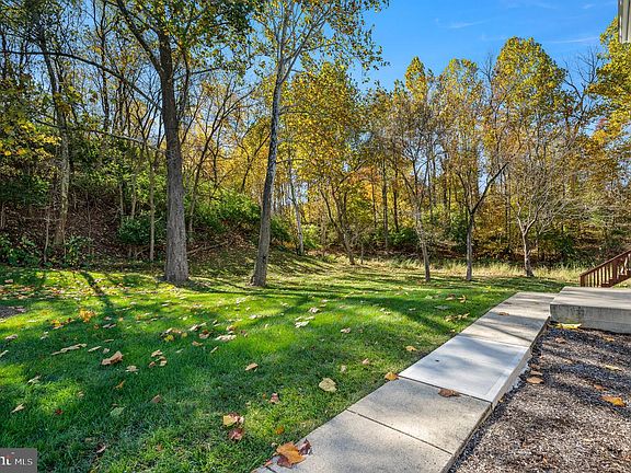3rd image of 450 Glenn Rose Cir