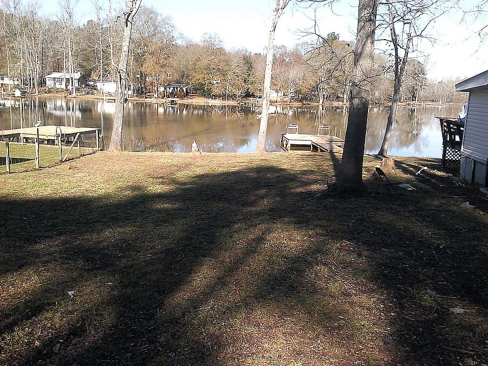 2nd image of 128 Elizabeth Cir