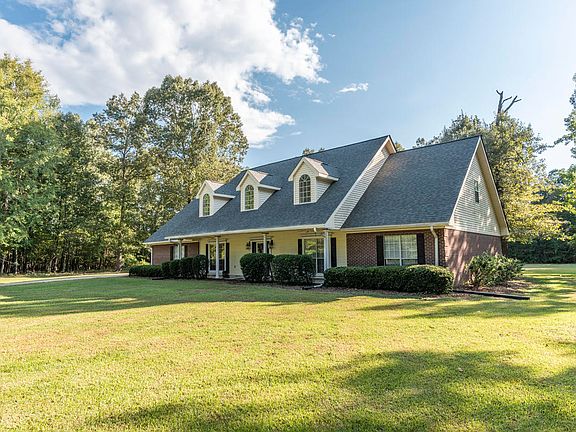 3rd image of 450 Little Woods Dr