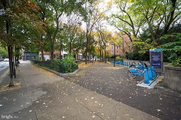 301 S 11th St #100 — Photo 24