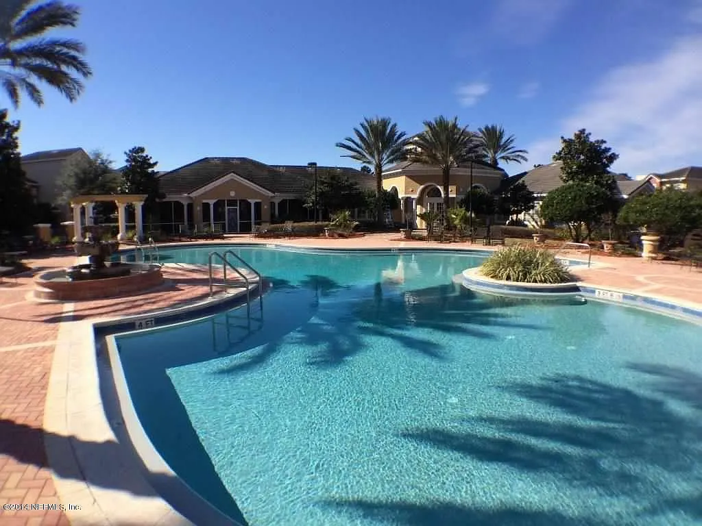2 bed, 1178 sqft, $1,600 — Photo 4