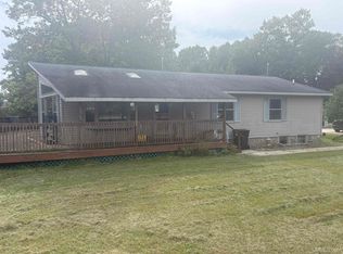 6614 P Rd, Gladstone, MI 49837