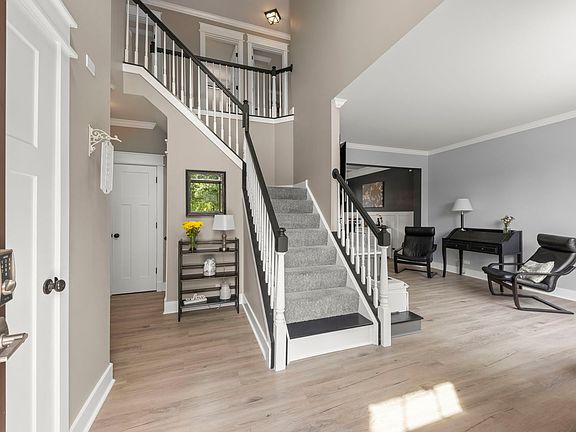 3rd image of 1446 Glenside Dr
