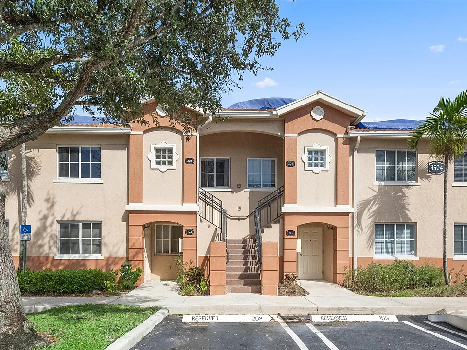 3504 Briar Bay Blvd #202