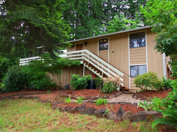 952 S U St, Cottage Grove, OR 97424