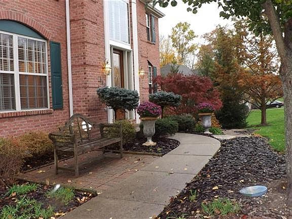 3rd image of 888 Castlebay Dr