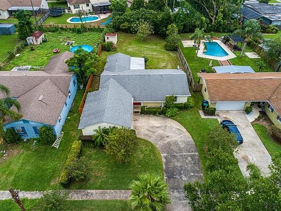 2nd image of 2813 Harriet Dr