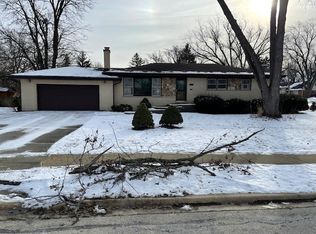 525 Bunning Dr, Downers Grove, IL 60516