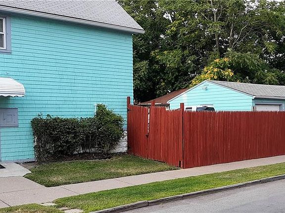 2nd image of 69 Manhattan Ave