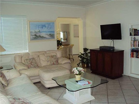 2nd image of 2075 34th Ave