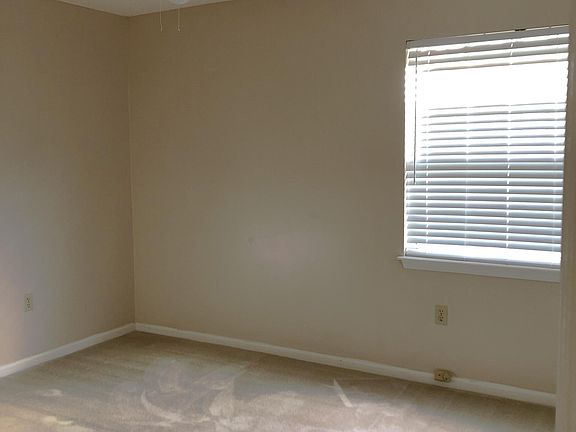 5th image of 117 Alsace Ct