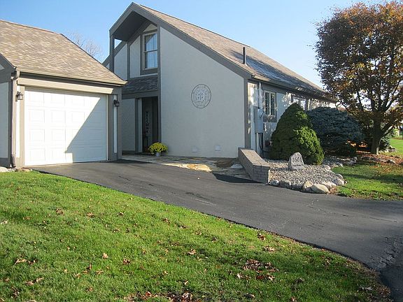 2nd image of 1601 Brand Manor Dr #U-3