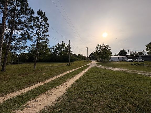 3rd image of 390 Taylor Springs Rd