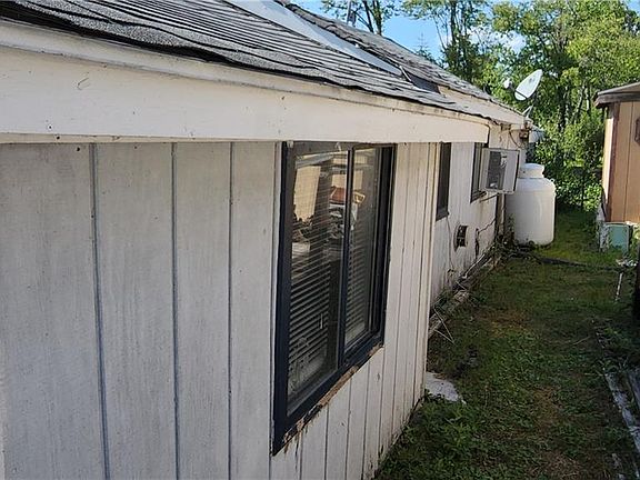 2nd image of 6 Cottage Ln