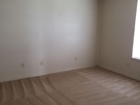4th image of 103 Valley Cir APT B
