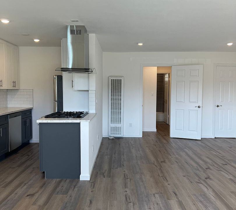 1st image of 18521 Prairie St #107