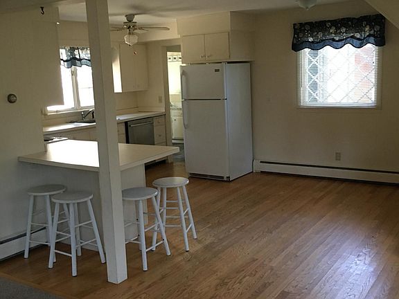 3rd image of 133 E Terrace Ave