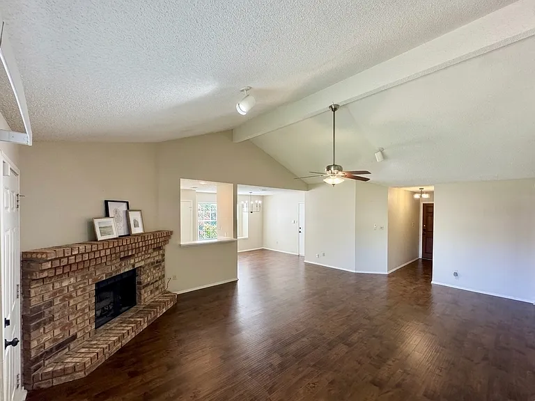 5028 Coker Dr — Photo 3