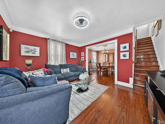 4th image of 132-35 57th Road