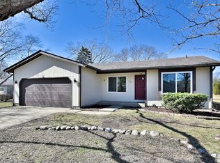 340 Somerset Dr, Streamwood, IL