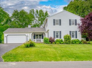 89 Iroquois Trl, Slingerlands, NY 12159