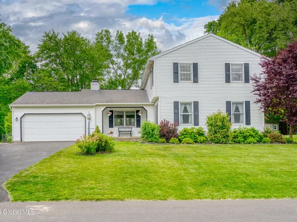 89 Iroquois Trail, Slingerlands, NY 12159