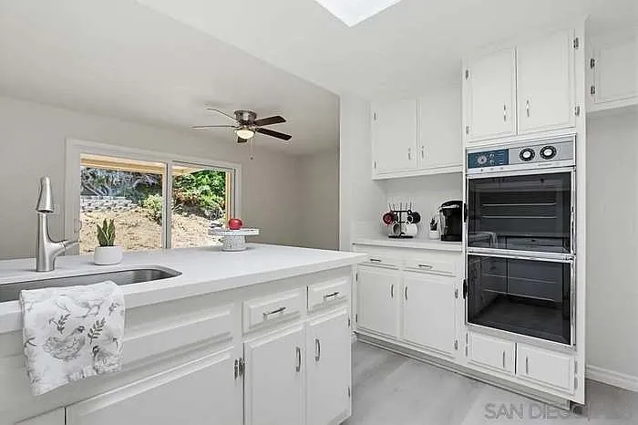 1886 Fairway Park #A — Photo 3