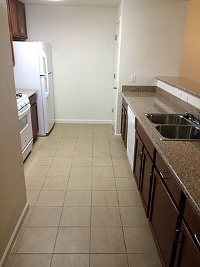 4th image of 2158 N Fresno St APT 305