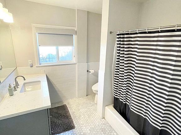 4th image of 8954 Helms Pl