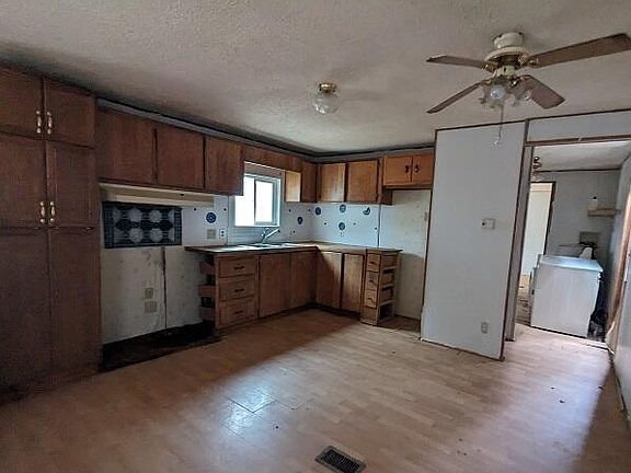3rd image of 20819 200th Ave
