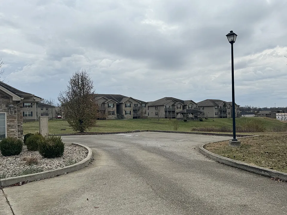 Twin Lakes Apartments