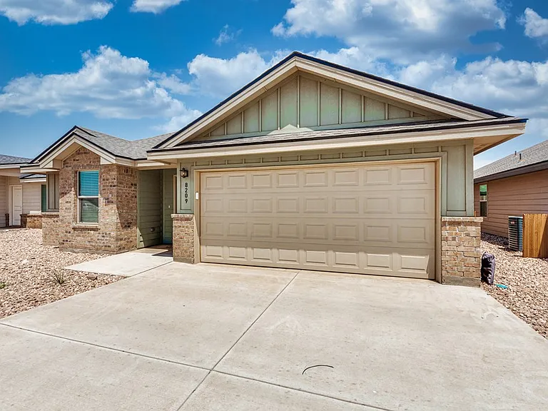 8209 E County Road 111 — Photo 24