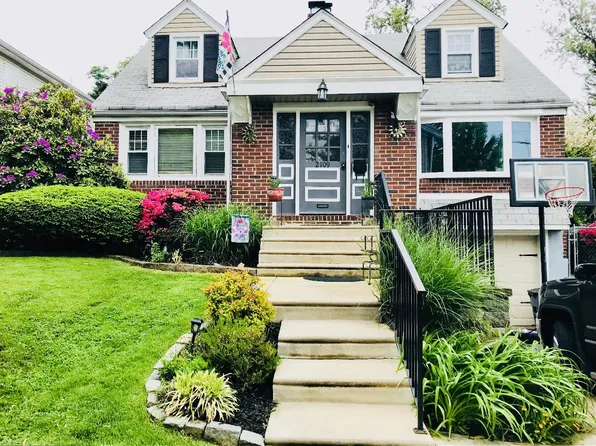 2109 Griffith St, Philadelphia, PA 19152