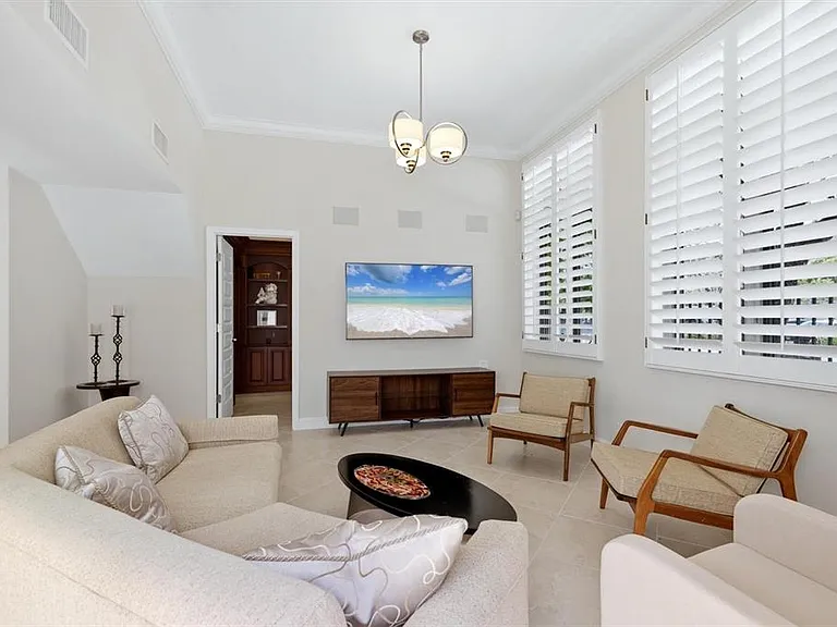 200 Cocoanut Ave #5 — Photo 9