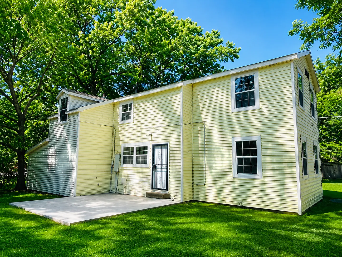 3324 Hollywood Street (4 Bed/2 Bath) — Photo 2