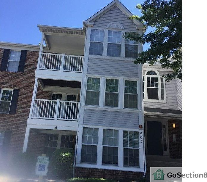 1st image of 903 Woodbridge Ct Unit K