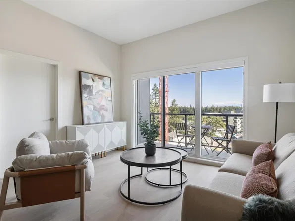 777 Station Ave #403, Langford, BC V9B 2S1