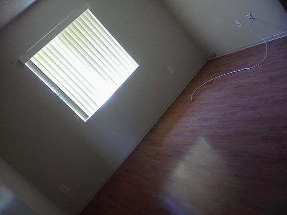 3rd image of 556 Bablonica Dr