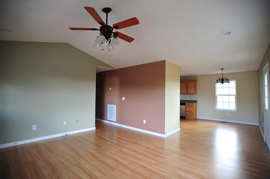 3 bed, 1120 sqft, $1,545 — Photo 4
