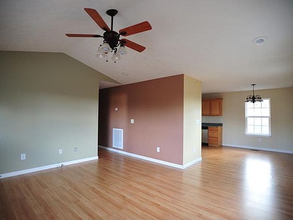 4th image of 334 Nixon Dr