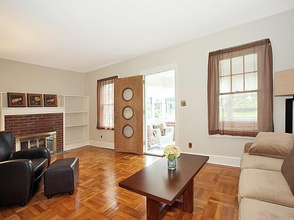 Cape Cod in Poet's Corner of Hartsdale