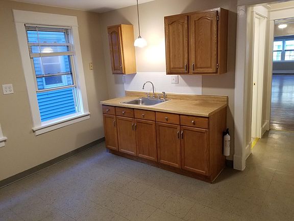5th image of 93 Lockwood Ave #1