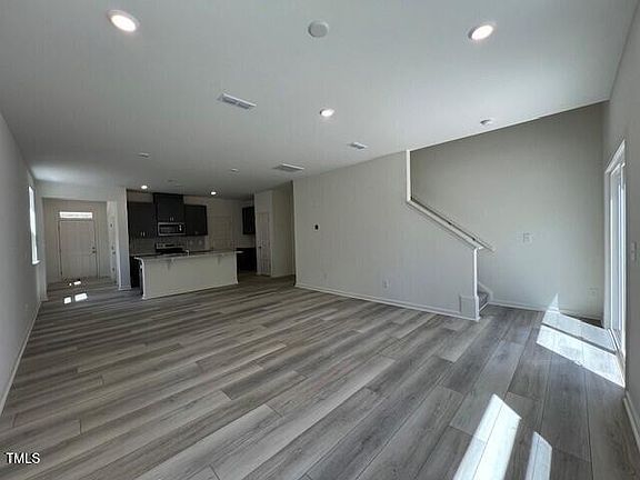 5th image of 136 Parker Ln