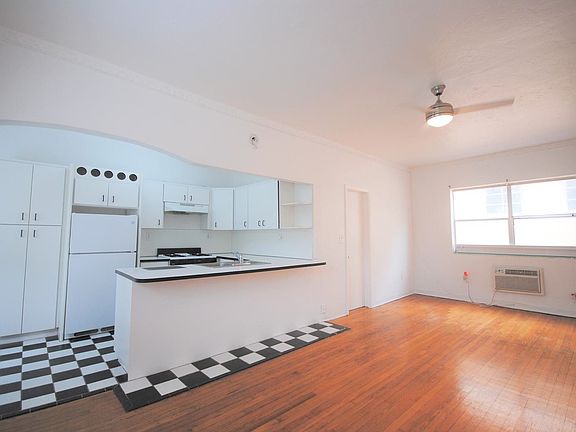 4th image of 844 Euclid Ave #Four