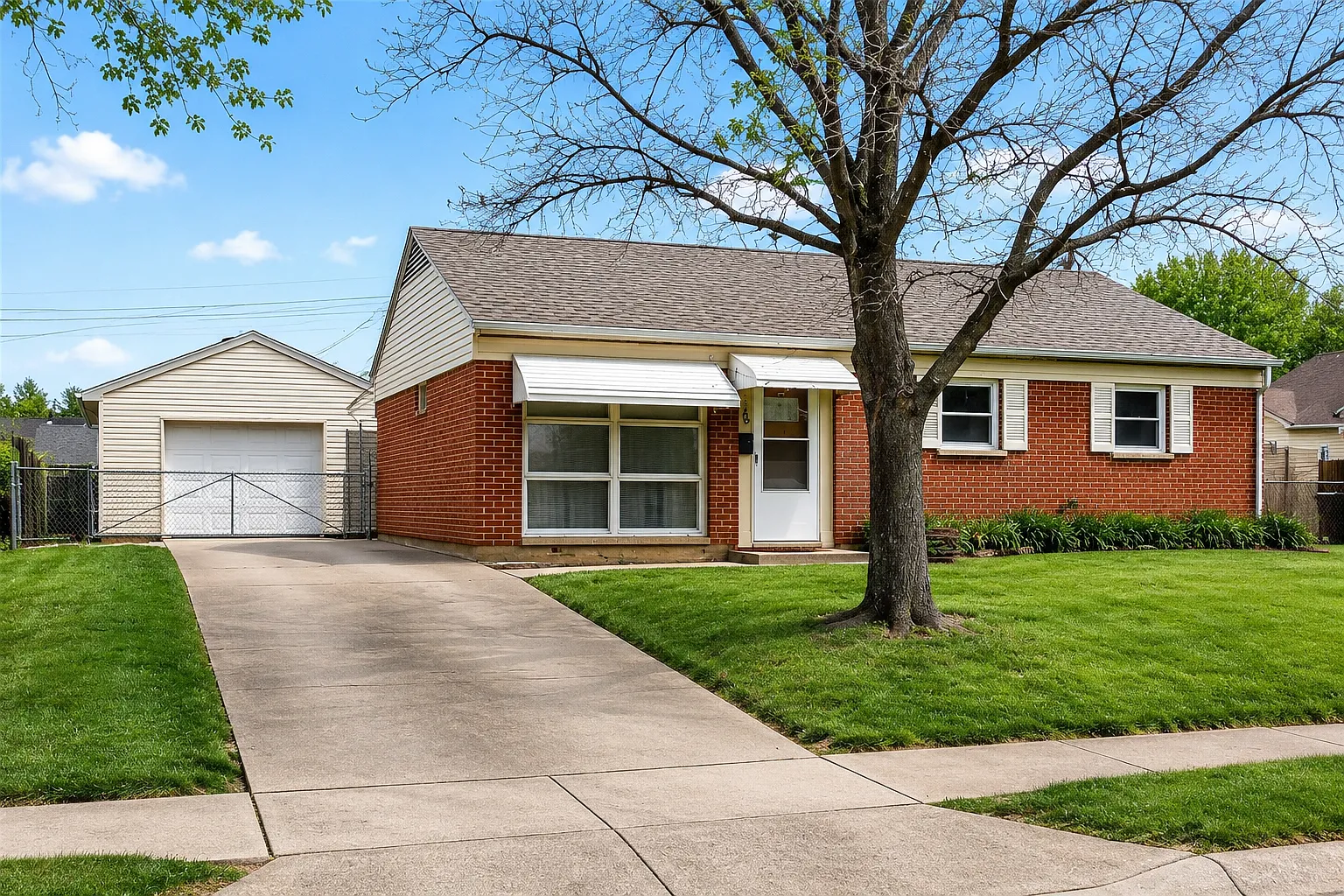 3 bed, 925 sqft, $1,550 — Photo 1